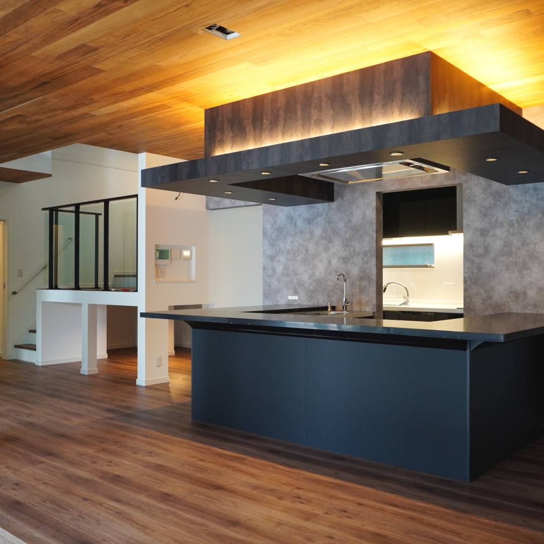 【漆黒美】〜黒がつくる、凛とした住まい〜